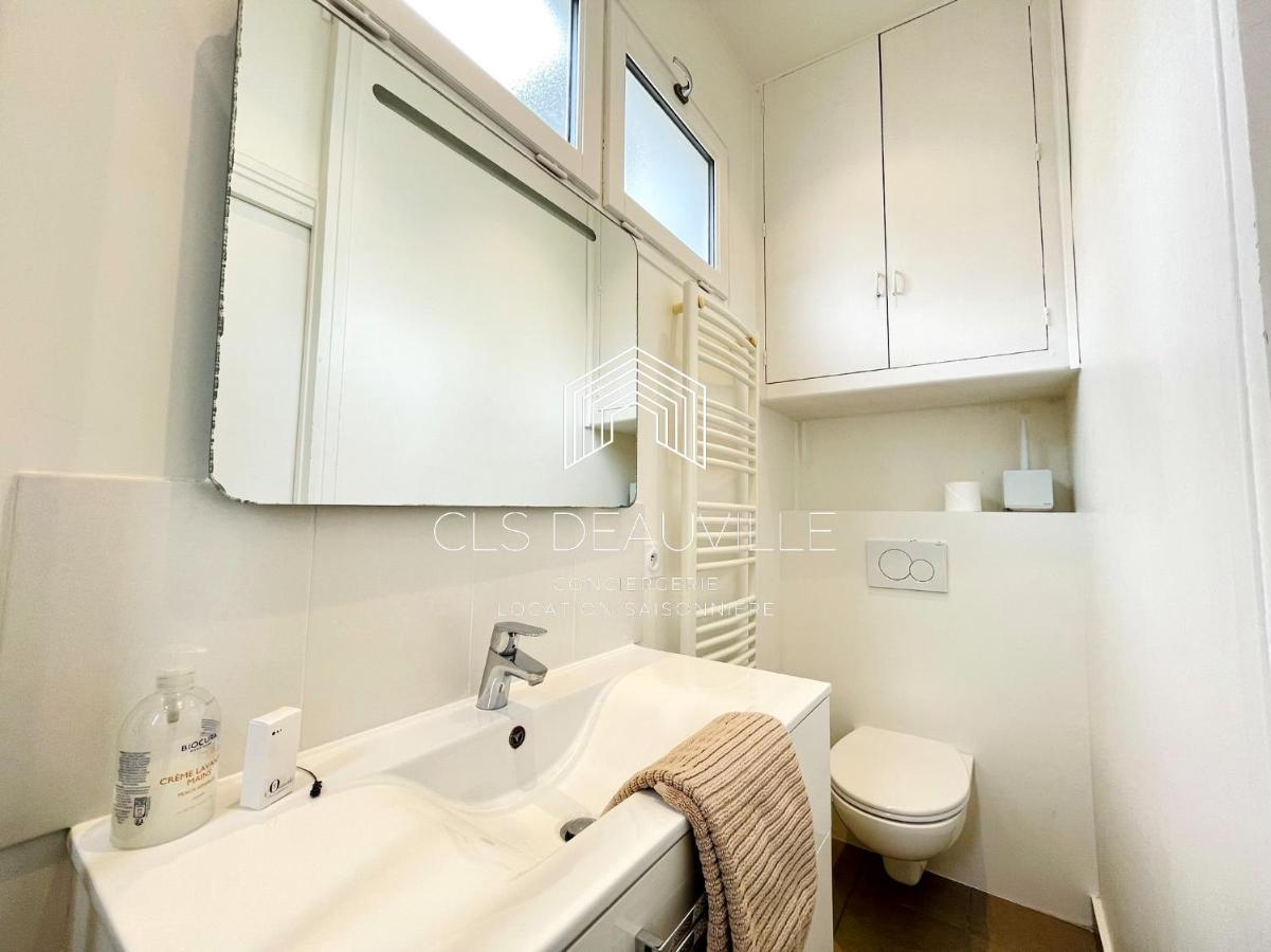 Appartement Coeur De Deauville Exteriör bild
