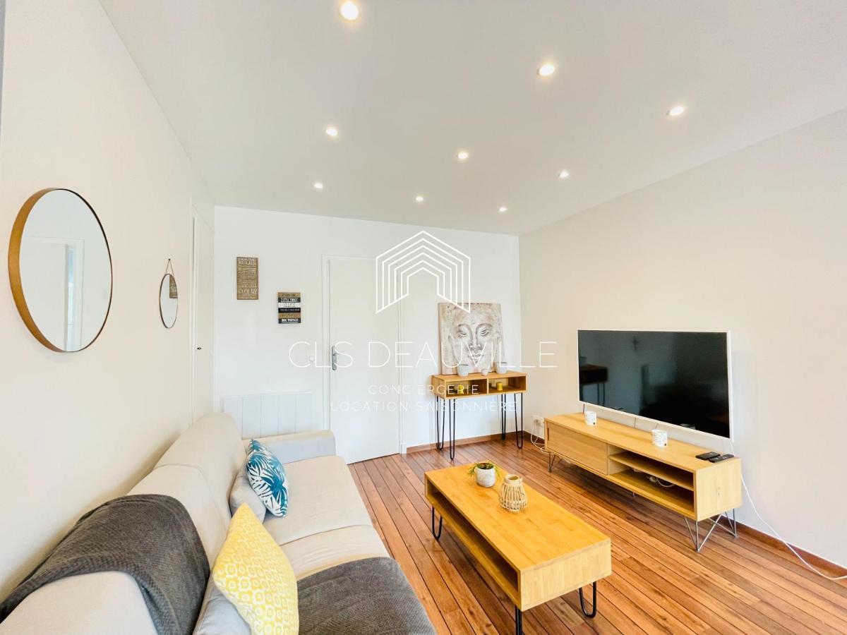 Appartement Coeur De Deauville Exteriör bild